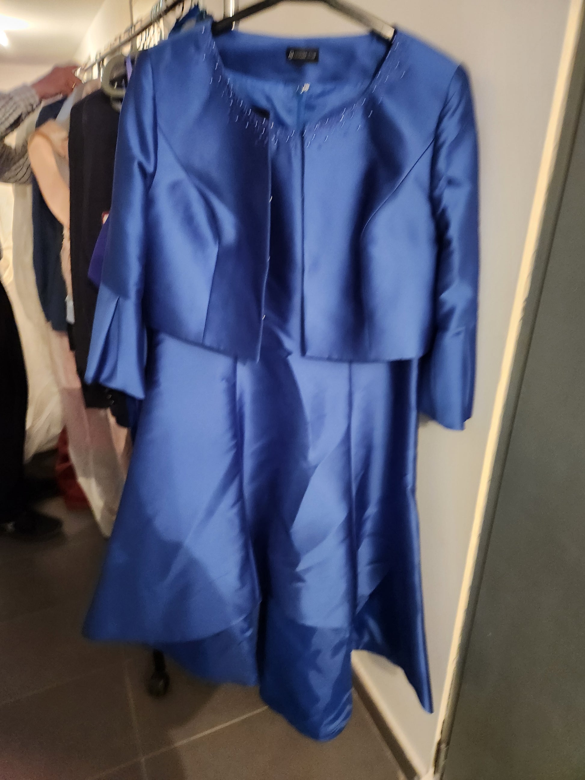 SUB-2026-031 · LOTE 2: EXISTENCIAS TEXTILES ROPA BODAS Y EVENTOS
