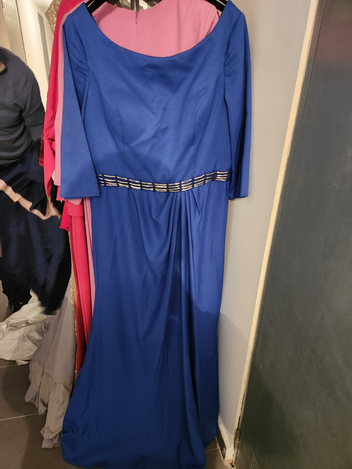 SUB-2026-036 · SEGUNDA SUBASTA. LOTE 2: EXISTENCIAS TEXTILES ROPA BODAS Y EVENTOS
